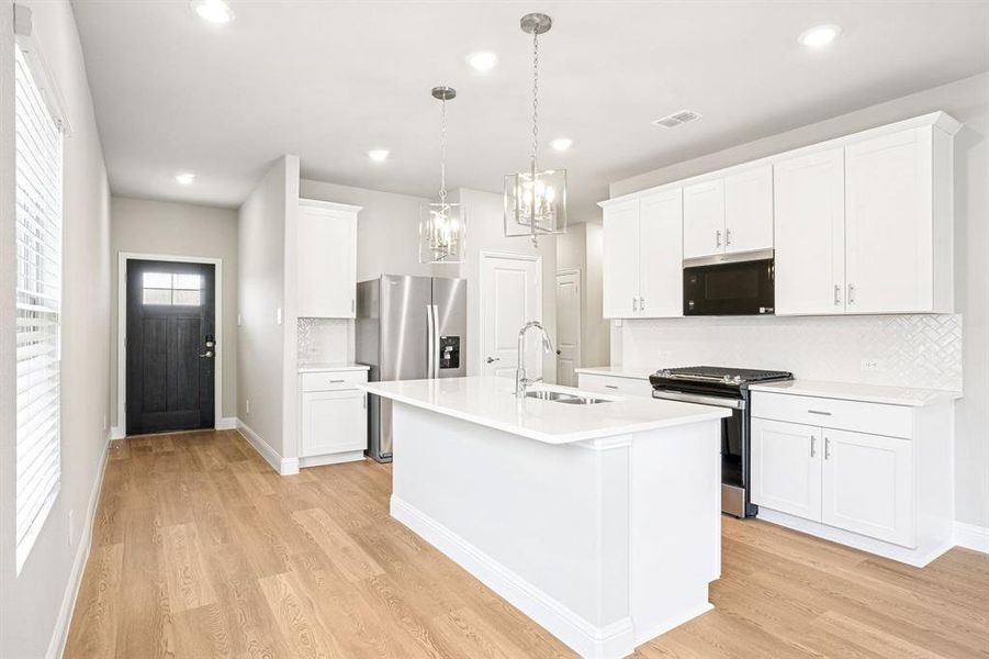 Photo is not of the actual home, but is an inspirational photo of builder’s model home and may depict options, furnishings, and/or decorator features that are not included. Photo is not of the actual home, but is an inspirational photo of builder’s model home and may depict options, furnishings, and/or decorator features that are not included.