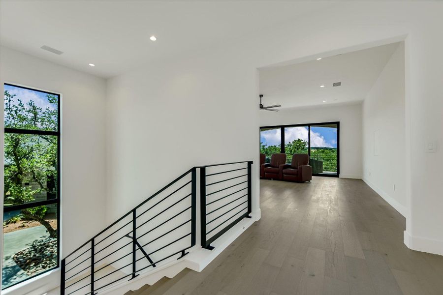 Spacious, unfurnished interior of a new home in , Horseshoe Bay (Image 21).