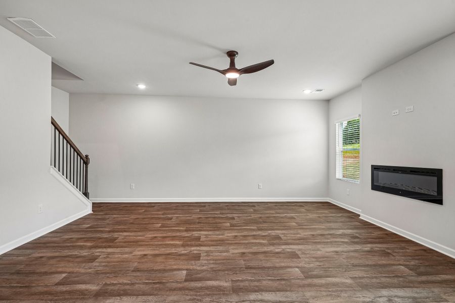 4br New Home in Social Circle, GA.  - Slide 4
