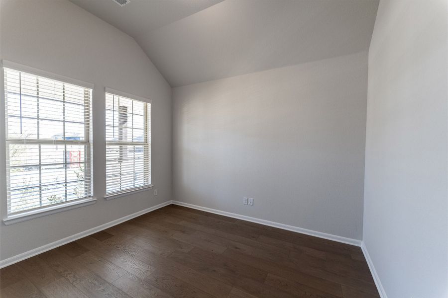 Spacious, unfurnished interior of a new home in Westridge, McKinney (Image 20).