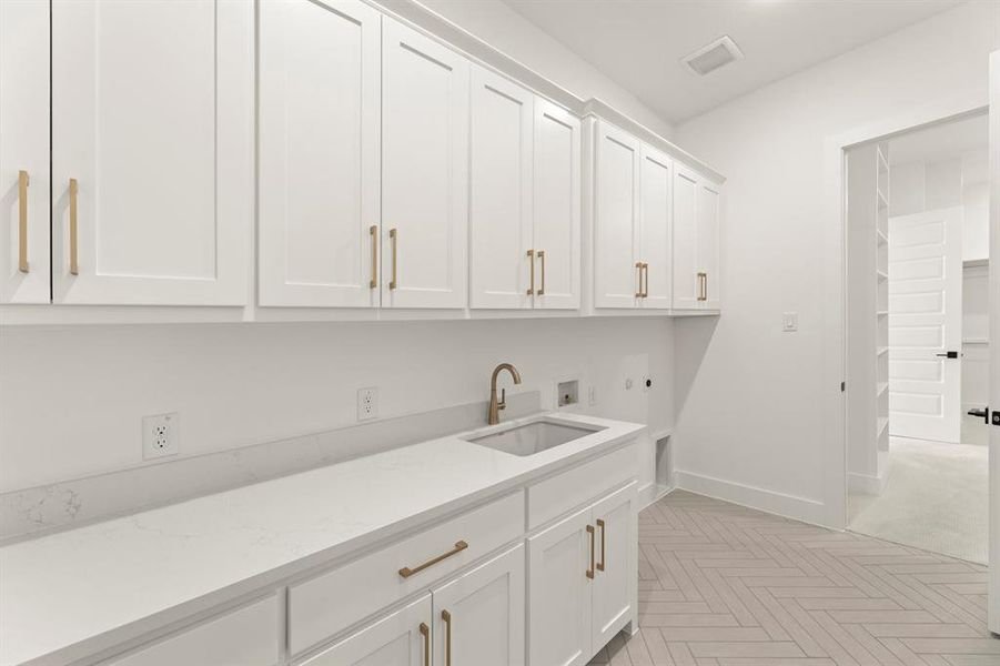 38. 681 Capella - Utility