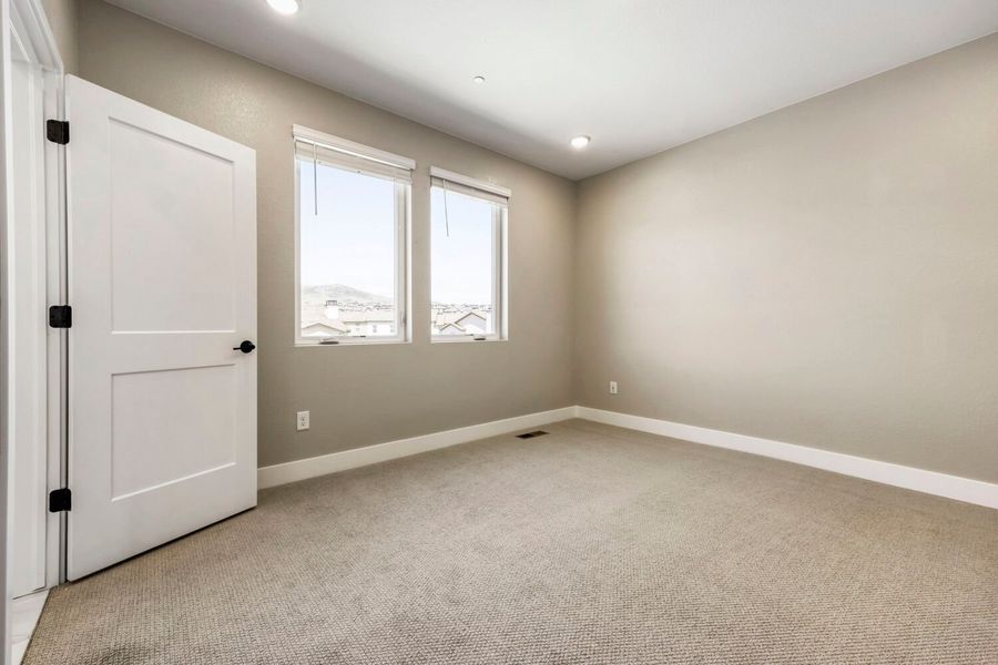 Spacious, unfurnished interior of a new home in Solterra, Lakewood (Image 6).