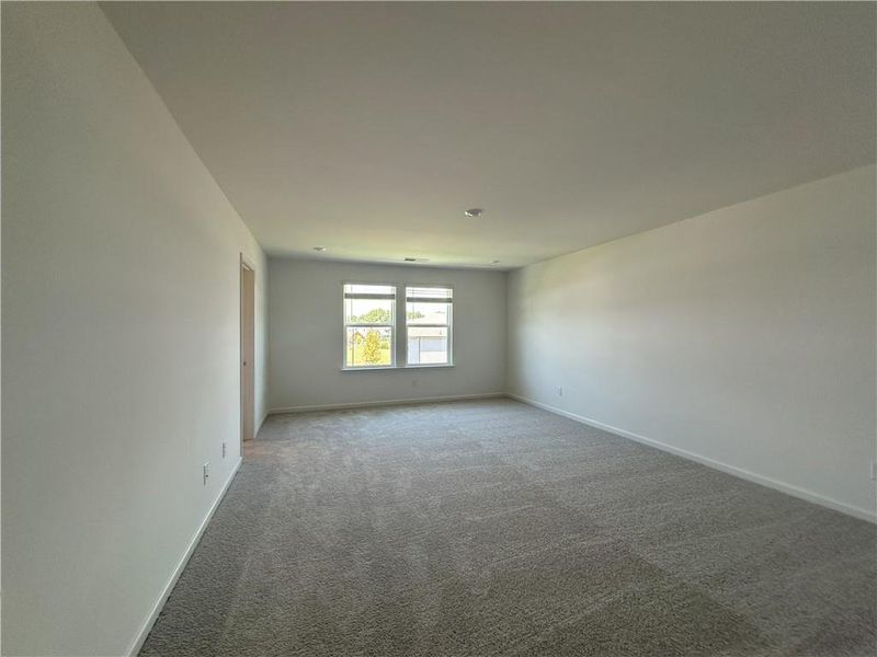 Spacious, unfurnished interior of a new home in Buice Lake, Acworth (Image 30).