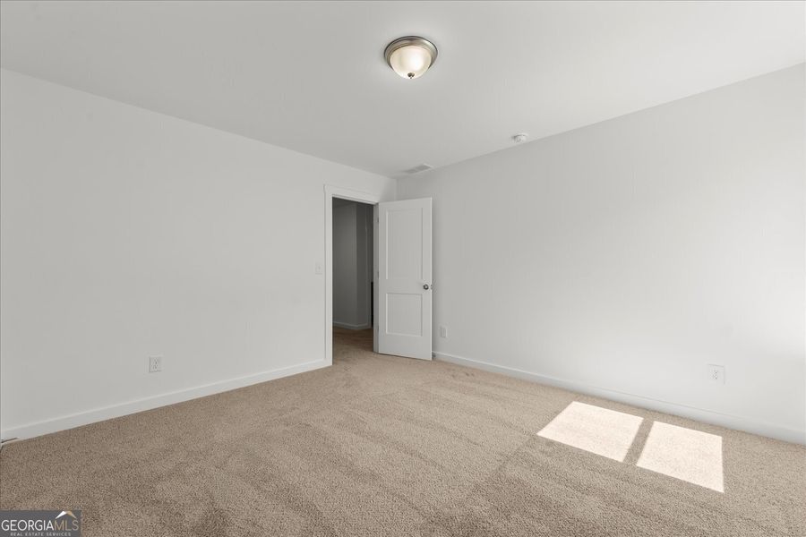 Spacious, unfurnished interior of a new home in Ellington Farms, Statham (Image 22).