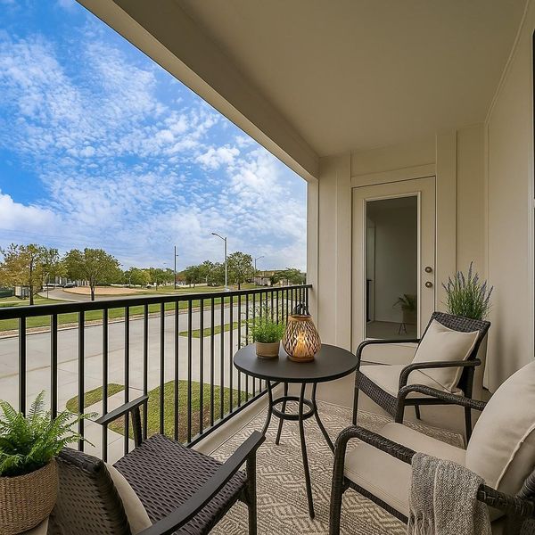 Exterior details and patio area of a home in Eagle Landing, Houston (Image 3). Exterior details and patio area of a home in Eagle Landing, Houston (Image 3).