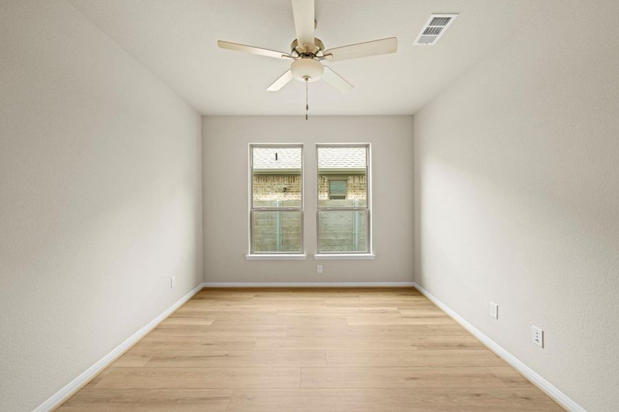 Spacious, unfurnished interior of a new home in Two Step Farm, Montgomery (Image 23).