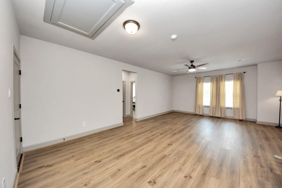 Spacious, unfurnished interior of a new home in , Missouri City (Image 22). Spacious, unfurnished interior of a new home in , Missouri City (Image 22).