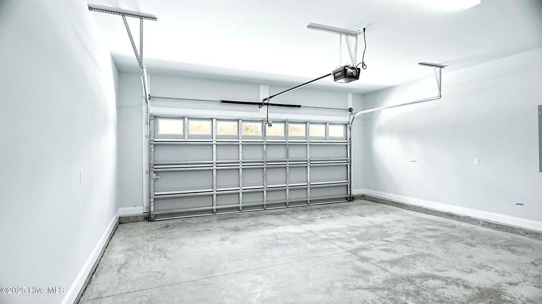 Spacious, unfurnished interior of a new home in Palmetto Creek, Bolivia (Image 15).