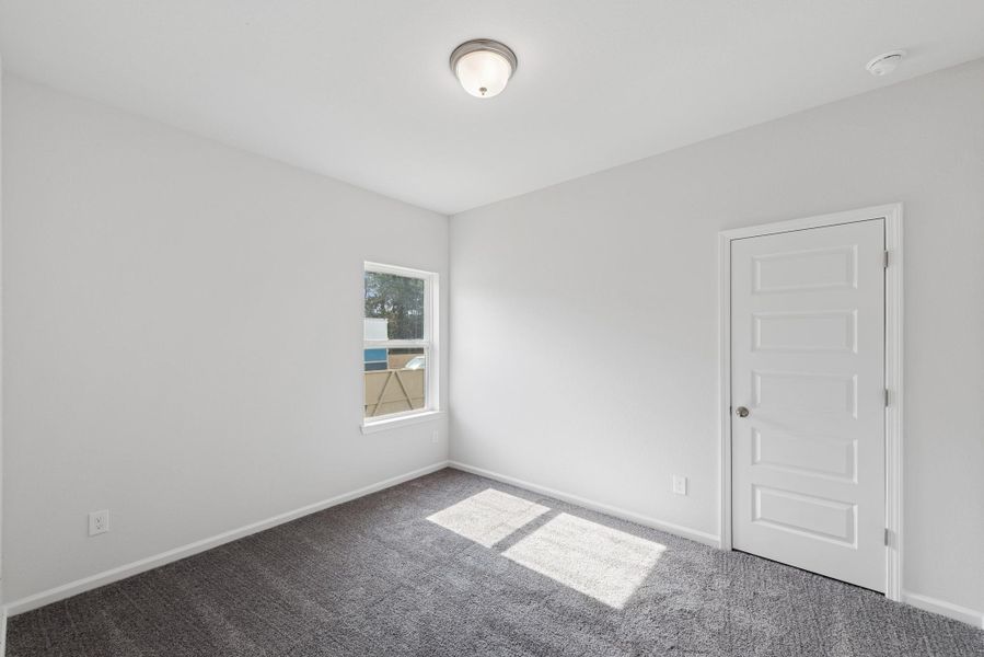 Spacious, unfurnished interior of a new home in Sierra Vista, Rosharon (Image 23).
