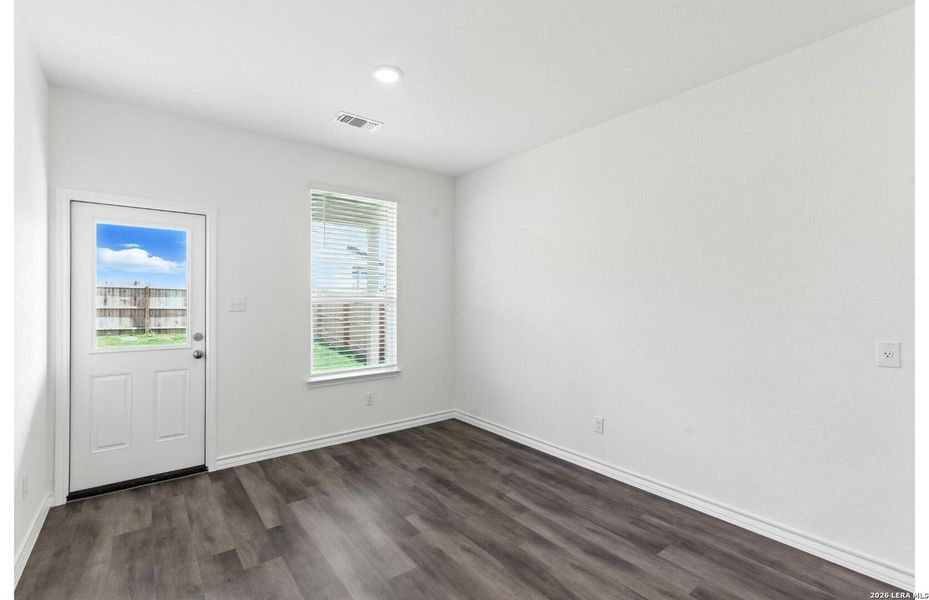 Spacious, unfurnished interior of a new home in Corley Farms, Boerne (Image 12).