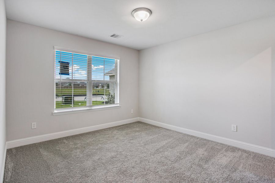 Spacious, unfurnished interior of a new home in Bayou Maison, Dickinson (Image 25).