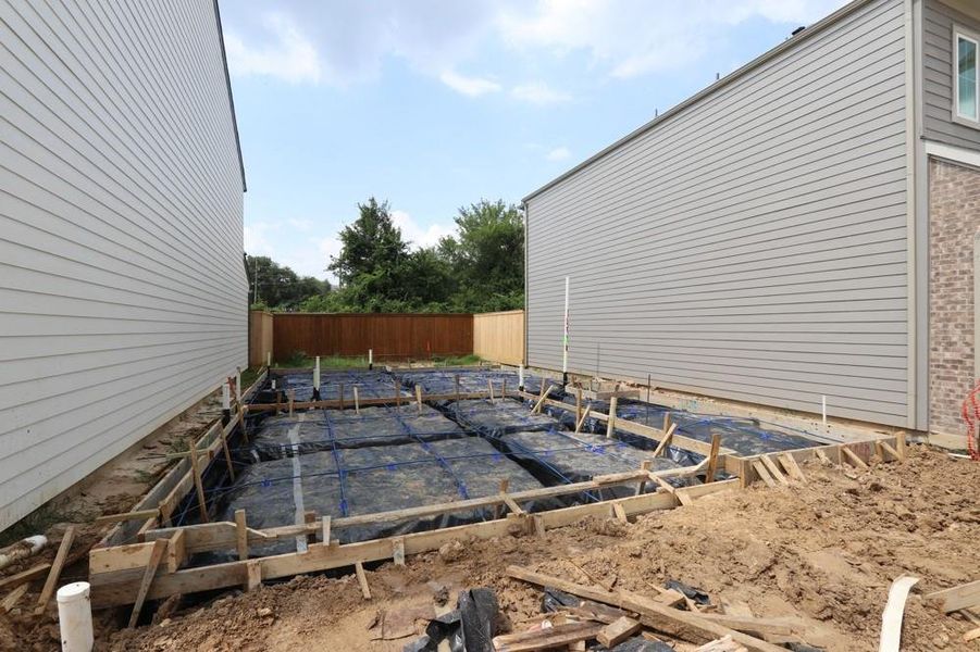 Every foundation at DWH is engineered and it’s inspected three times! We do not do “batch” testing. Rest easy knowing your foundation comes with a 10 year warranty. Every foundation at DWH is engineered and it’s inspected three times! We do not do “batch” testing. Rest easy knowing your foundation comes with a 10 year warranty.