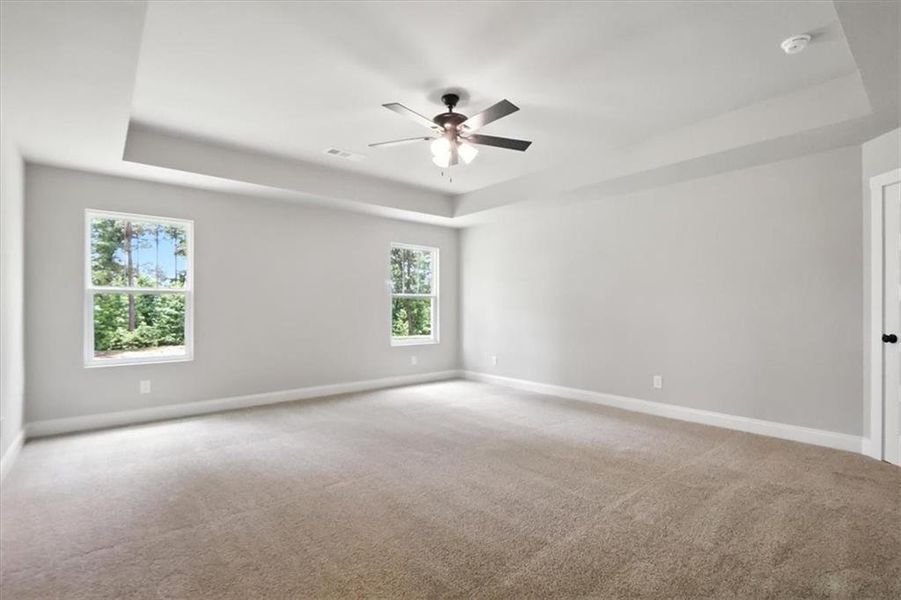 Spacious, unfurnished interior of a new home in , Hartwell (Image 39).