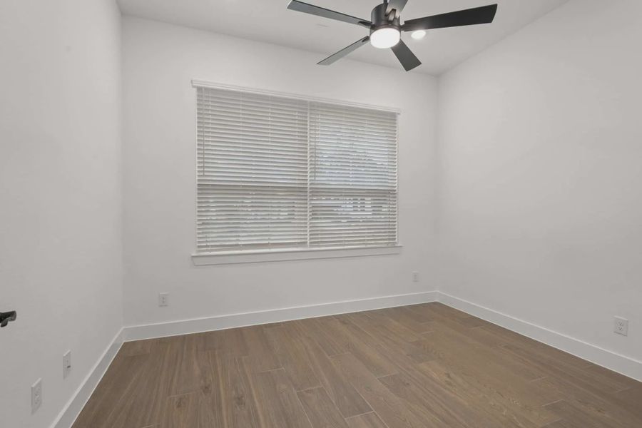 Spacious, unfurnished interior of a new home in Evergreen, Fulshear (Image 17).