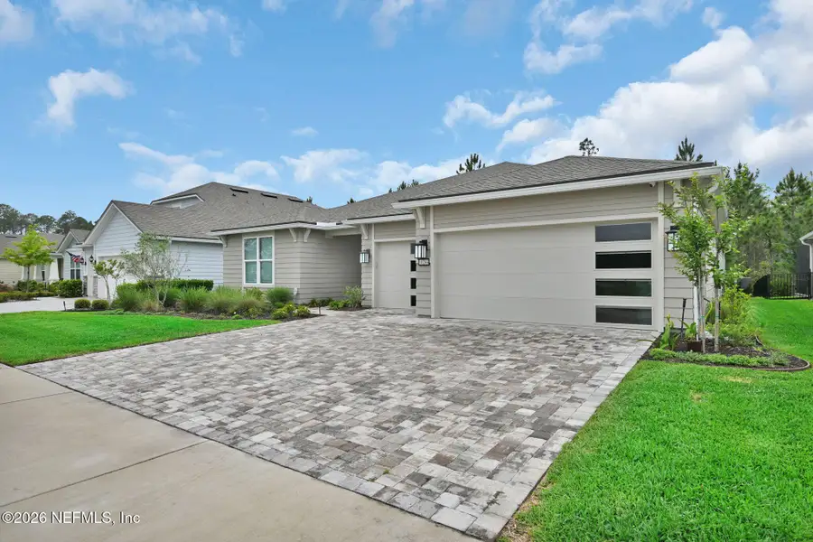 Exterior details and patio area of a home in , Jacksonville (Image 4).