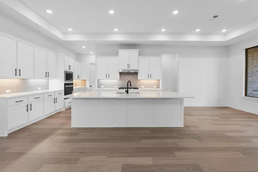 Gorgeous Open Concept Kitchen