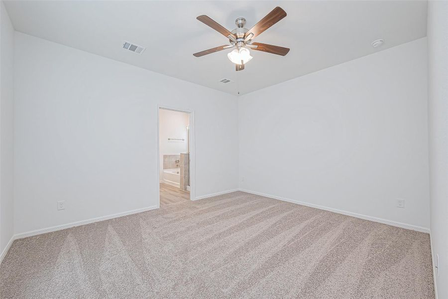Spacious, unfurnished interior of a new home in Enclave at Willis, Willis (Image 15).