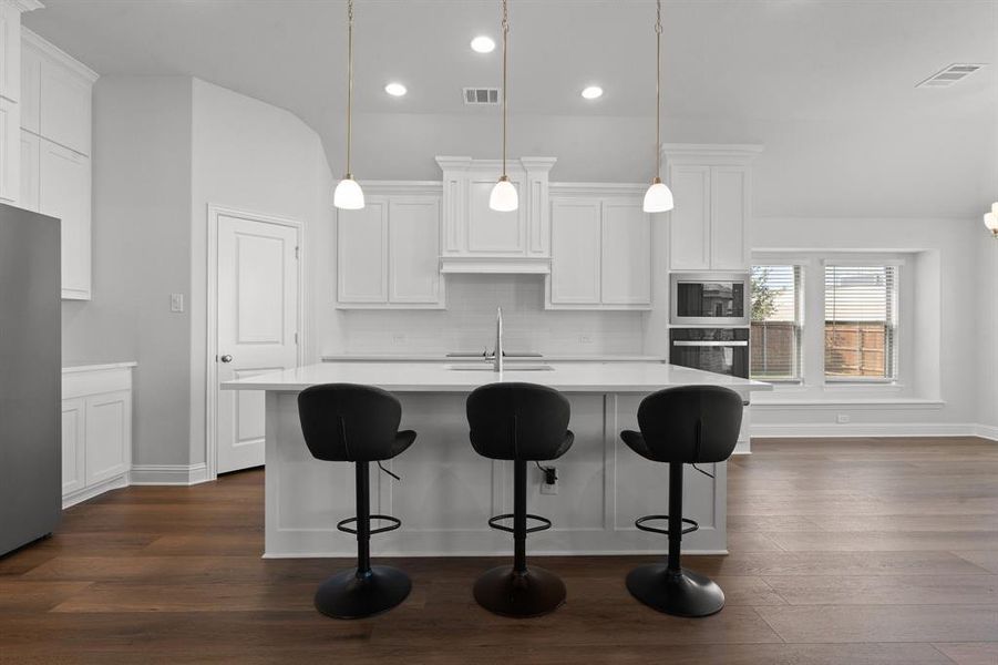 Furnished interior view inside a new home in , Waxahachie (Image 4).