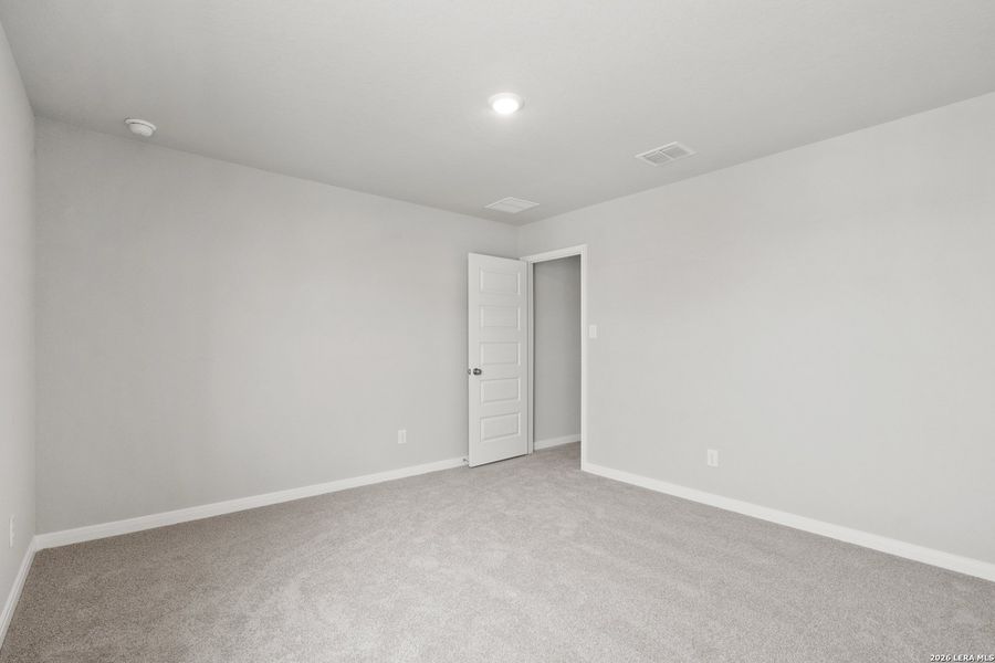 Spacious, unfurnished interior of a new home in Hickory Ridge, Elmendorf (Image 22).