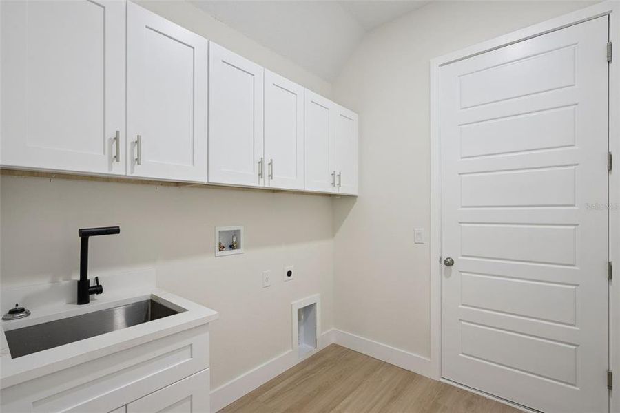 Furnished interior view inside a new home in , Apopka (Image 46).