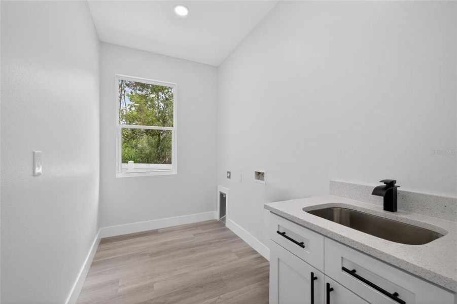 Spacious, unfurnished interior of a new home in , Spring Hill (Image 48).