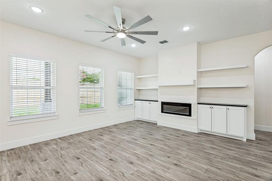 Spacious, unfurnished interior of a new home in , Fort Worth (Image 22).
