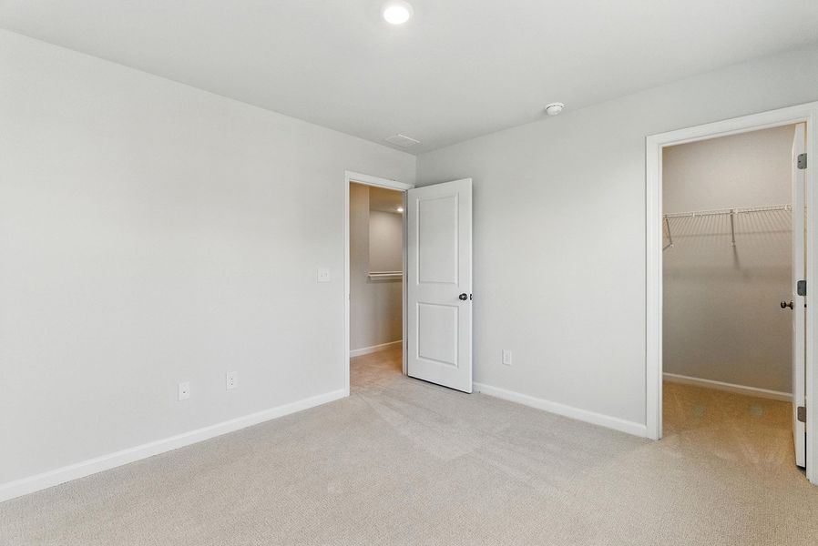 Spacious, unfurnished interior of a new home in Landmark Commons, Boiling Springs (Image 20).