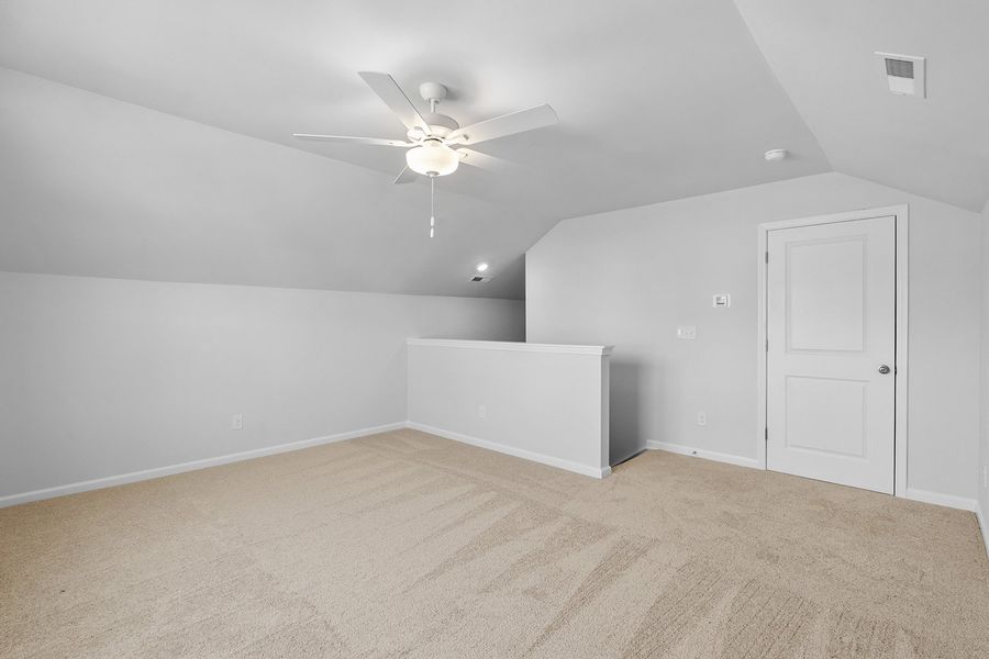 Spacious, unfurnished interior of a new home in Hanes Lake, Winston-Salem (Image 29).