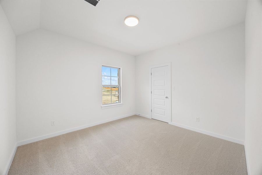 Spacious, unfurnished interior of a new home in Prairie Winds, Hutto (Image 32).
