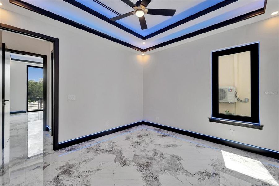 Spacious, unfurnished interior of a new home in , Apollo Beach (Image 25).