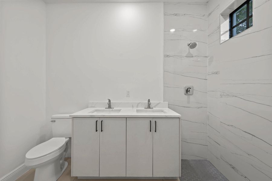 633 55th Street - 10.jpg-SMALL 633 55th Street - 10.jpg-SMALL