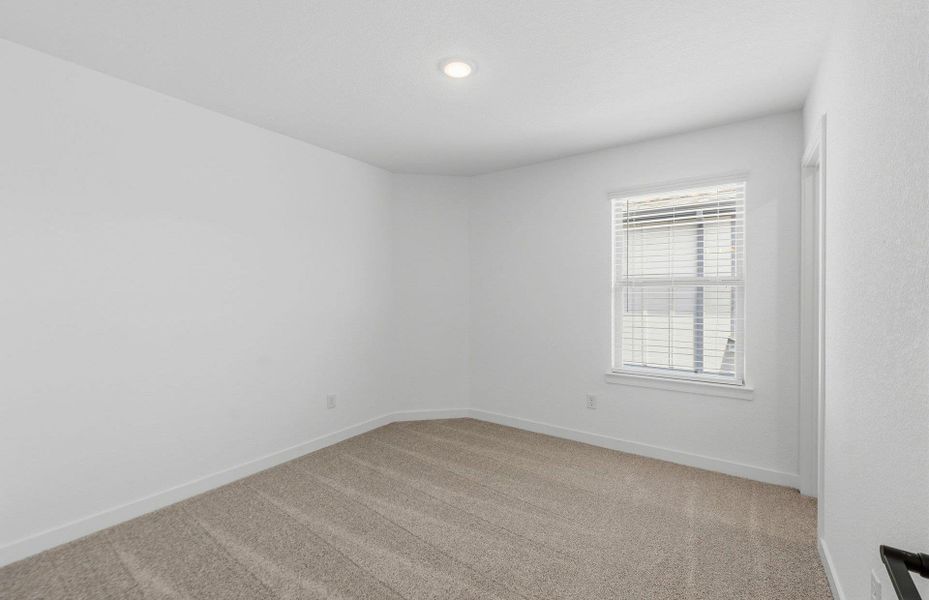 Spacious, unfurnished interior of a new home in Santa Rita Ranch, Liberty Hill (Image 25).