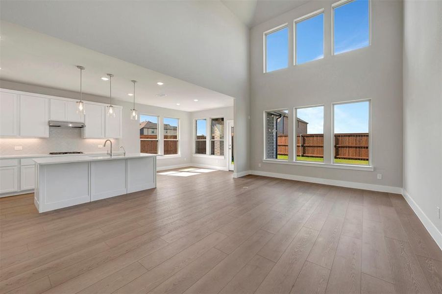 Spacious, unfurnished interior of a new home in Lily Creek at Sutton Fields, Aubrey (Image 36).