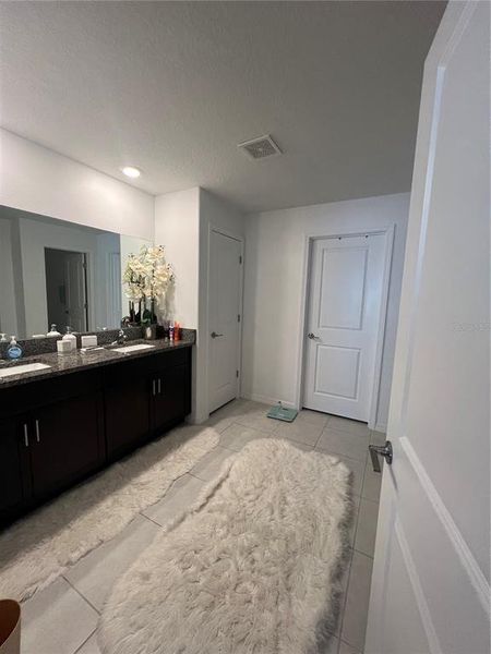 Furnished interior view inside a new home in North Park Isle, Plant City (Image 16).