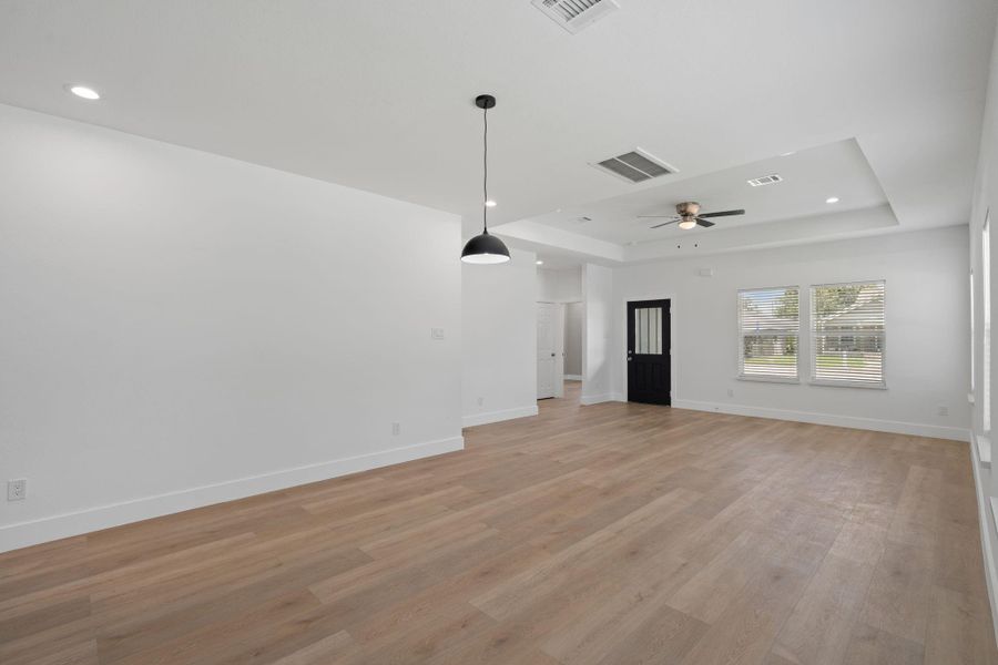 Spacious, unfurnished interior of a new home in , Baytown (Image 20).