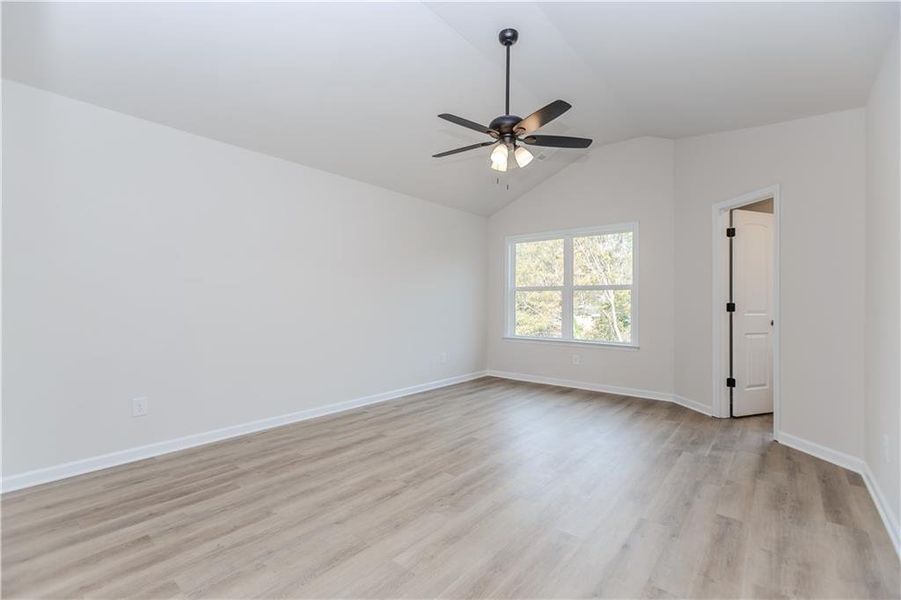 Spacious, unfurnished interior of a new home in , Atlanta (Image 27).