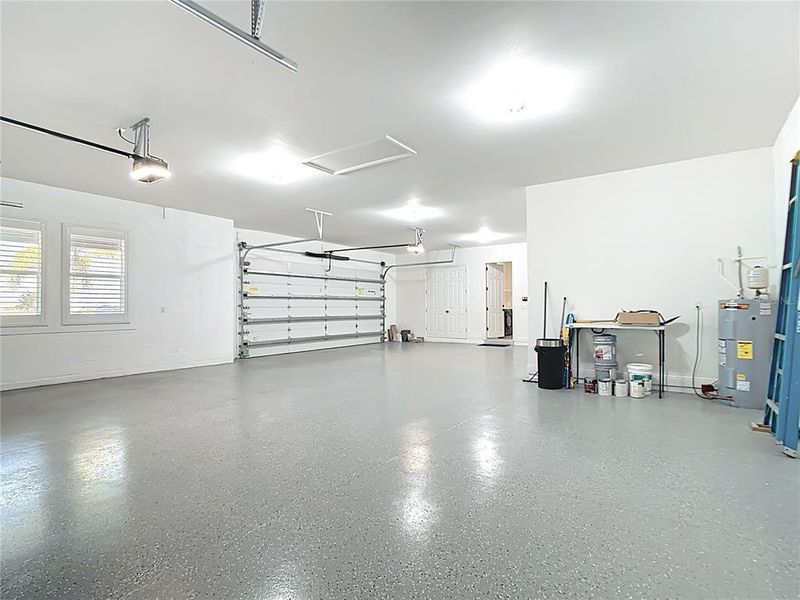 Spacious, unfurnished interior of a new home in Hampton Lakes, Sarasota (Image 52). Spacious, unfurnished interior of a new home in Hampton Lakes, Sarasota (Image 52).