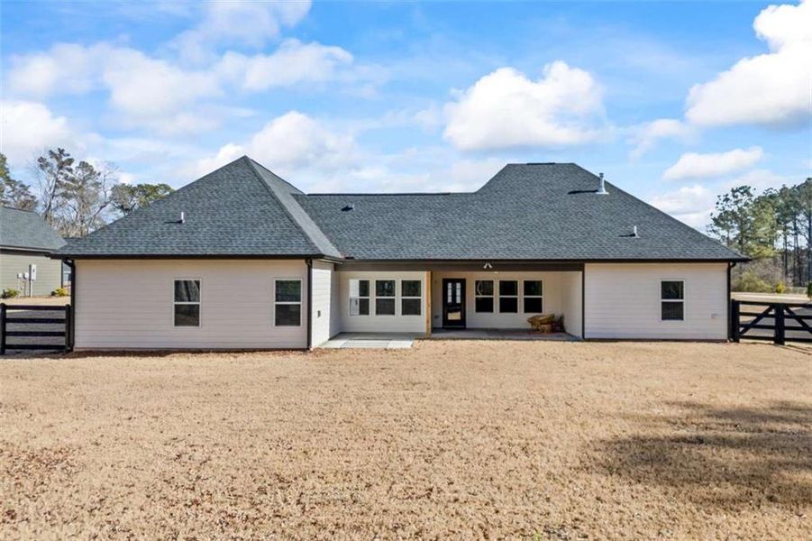 Exterior details and patio area of a home in , Monroe (Image 4).