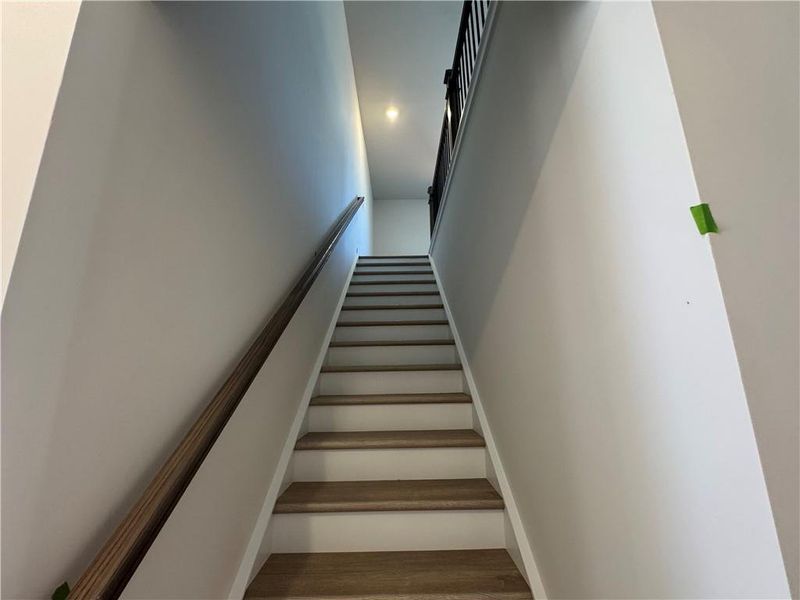 Spacious, unfurnished interior of a new home in Rosewood Lake Preserve, Hoschton (Image 33).