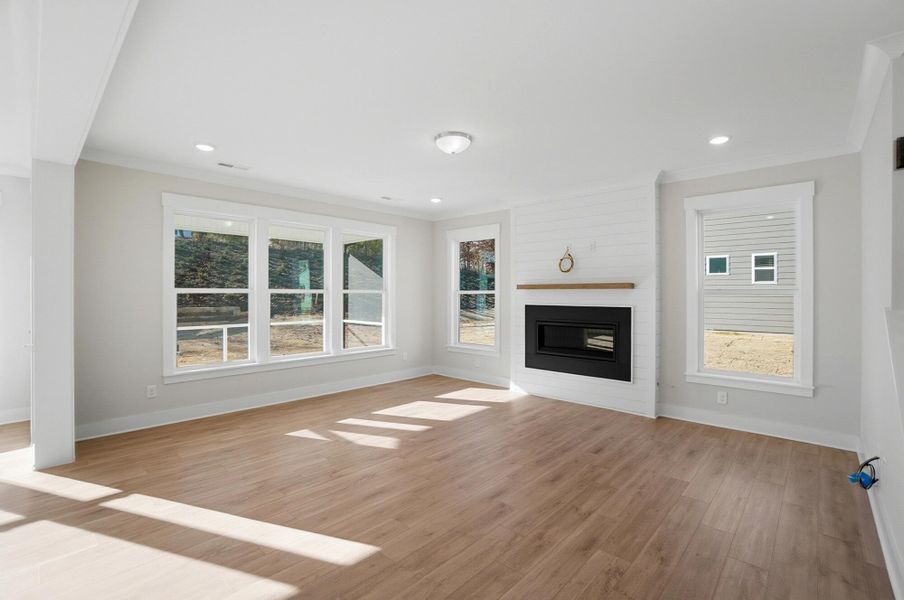 Spacious, unfurnished interior of a new home in Rone Creek, Waxhaw (Image 27).