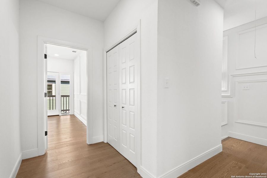 Spacious, unfurnished interior of a new home in , San Antonio (Image 23).