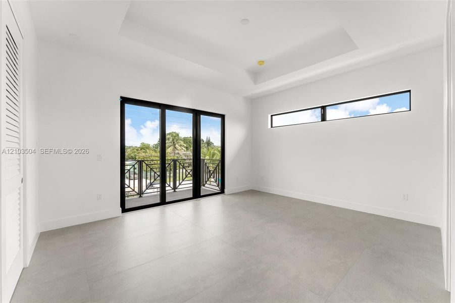 Spacious, unfurnished interior of a new home in , Miami (Image 55).