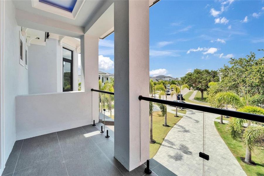 Exterior details and patio area of a home in , Apollo Beach (Image 45).