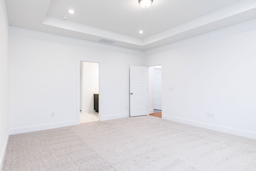 Spacious, unfurnished interior of a new home in High Grove Oaks, Fuquay Varina (Image 22).