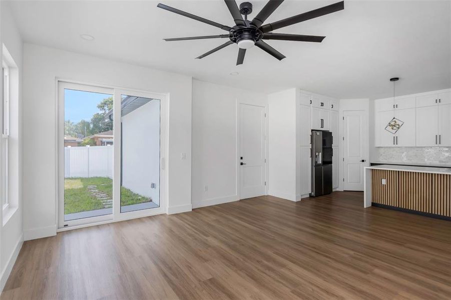 Spacious, unfurnished interior of a new home in , Tampa (Image 30).