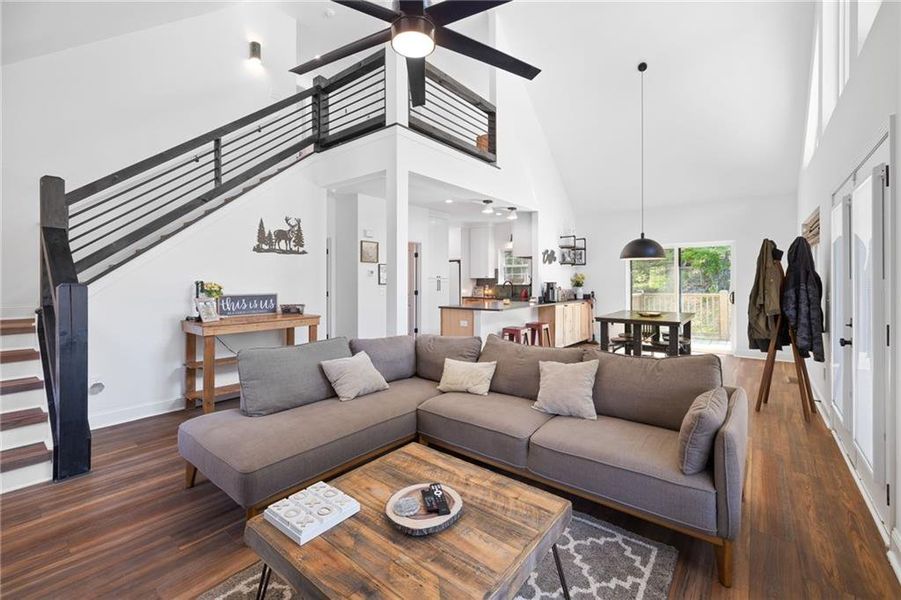 Furnished interior view inside a new home in , Jasper (Image 29).