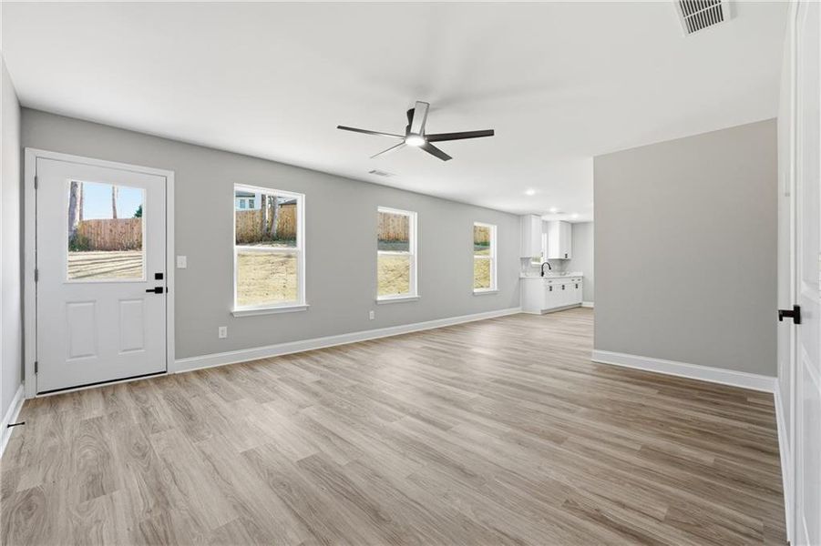 Spacious, unfurnished interior of a new home in , Gainesville (Image 16).