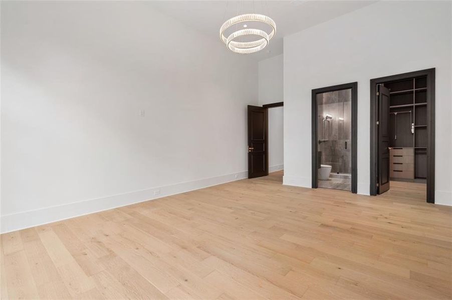 Spacious, unfurnished interior of a new home in , Alpharetta (Image 51).