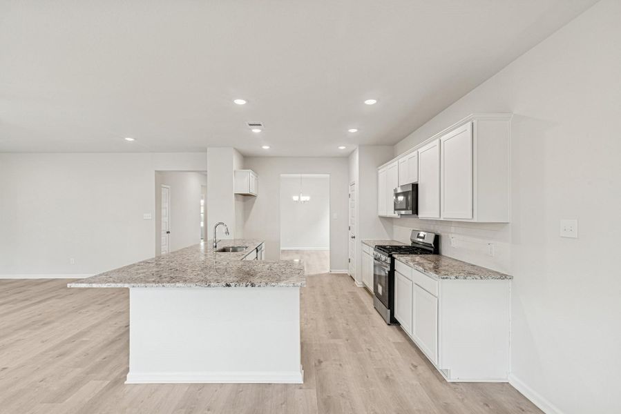 Furnished interior view inside a new home in Sierra Vista, Rosharon (Image 9).