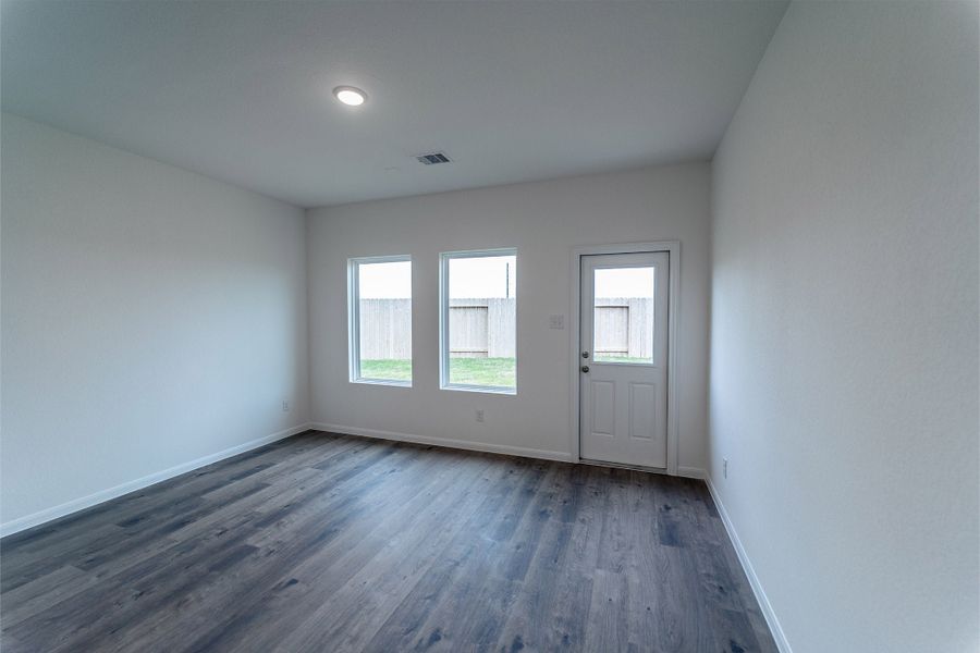 Spacious, unfurnished interior of a new home in Sweetgrass Village, Crosby (Image 24).
